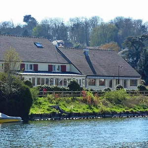 *** Hotel Logis Restaurant Des Lacs Paris Sud France